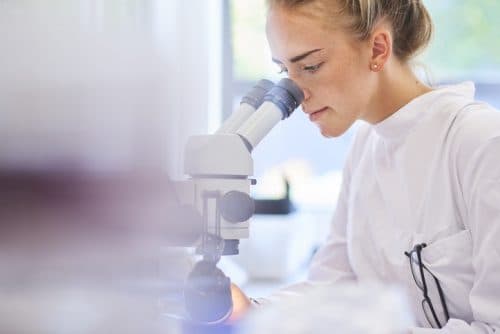 Vergelijkbare effectiviteit van infliximab en interferon-α2a bij Behçet-patiënten